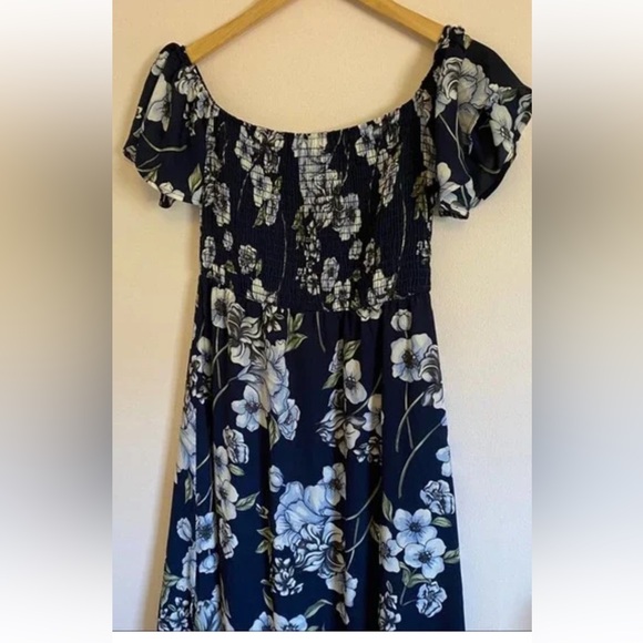 Altar'd State Dresses & Skirts - Altar'd State Navy Blue sky blue and White floral Smocked Maxi Dress